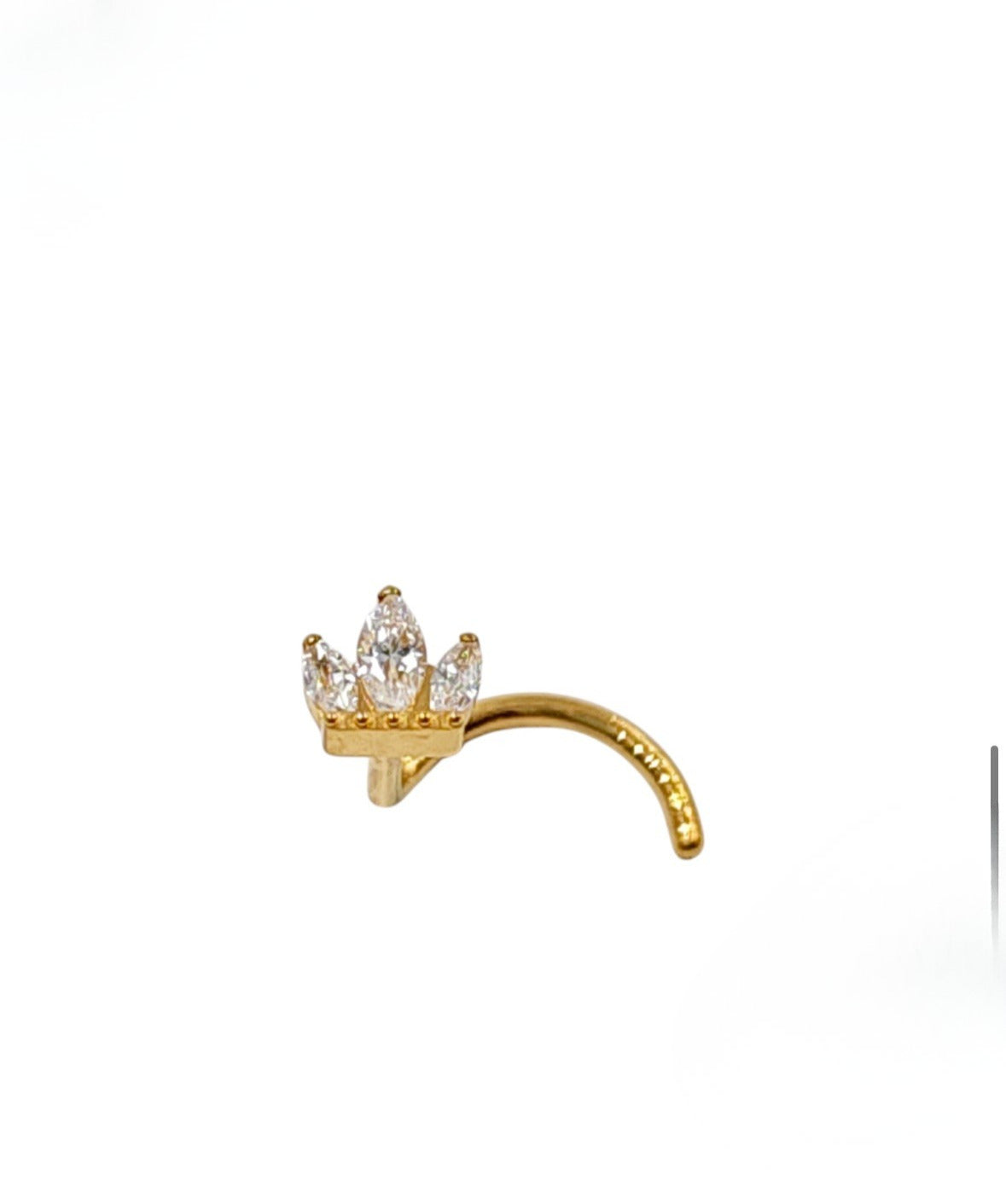 Piercing nez Sana