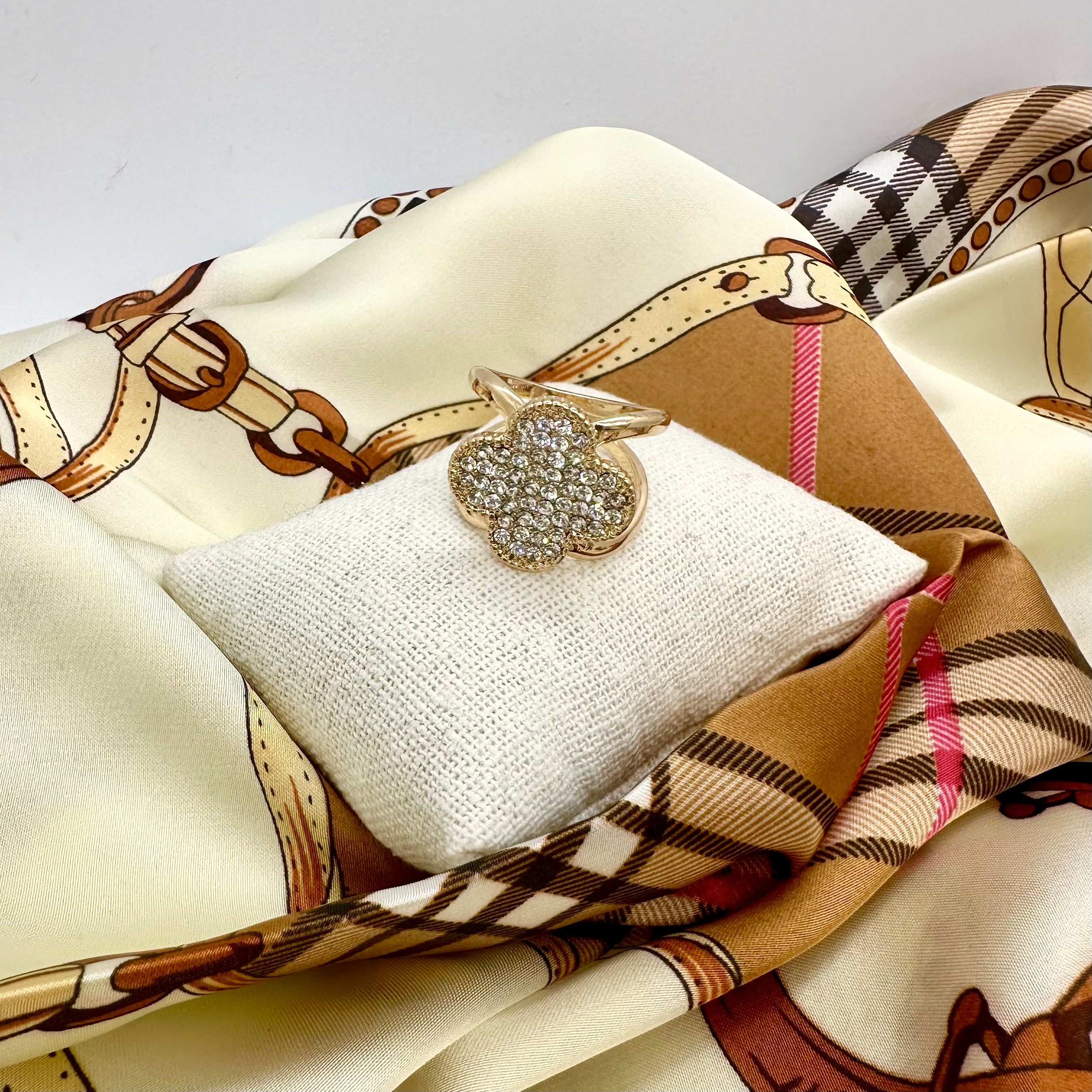 Bijoux de foulard – Le petit twist qui change tout !