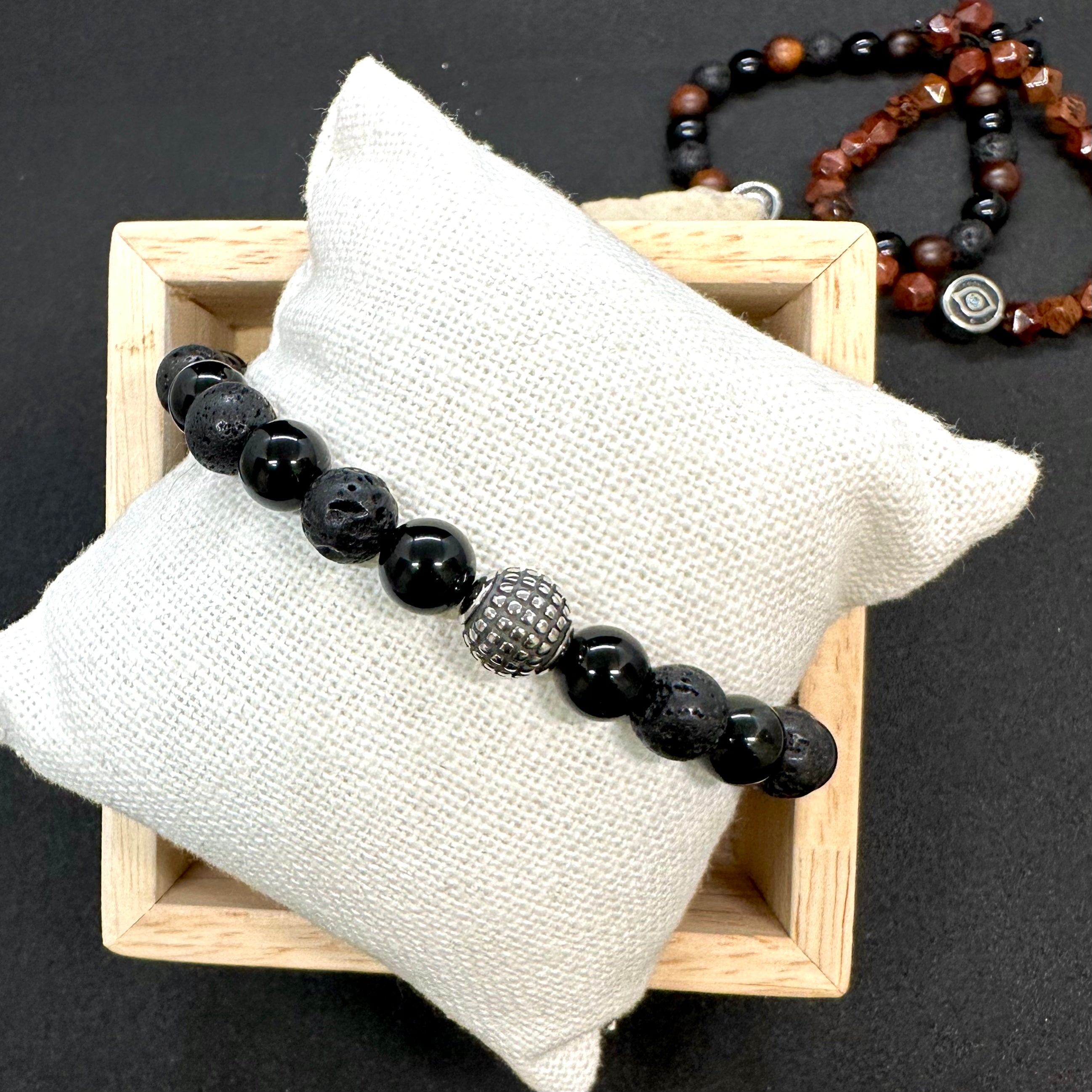 Bracelet en perles de pierre de lave et obsidienne noire, pièce centrale en acier inoxydable 